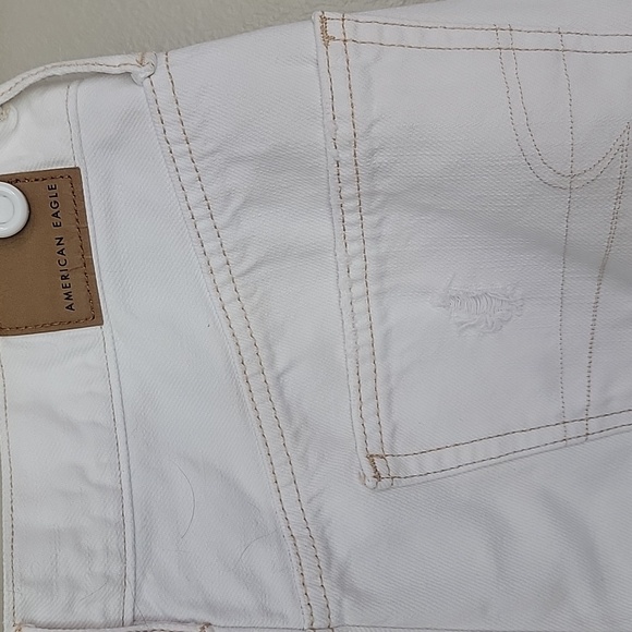 American Eagle White Distressed Jean Shorts High-Waisted 90s Boyfriend Size 6 - Picture 8 of 10